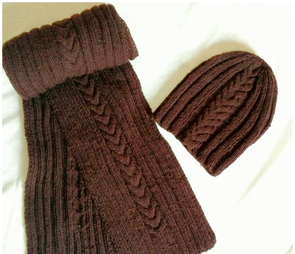 Winter hat and scarf set, crocheted with soft wool yarn - Image 5